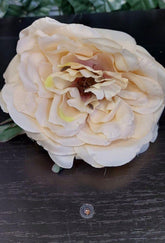 Capete de bujor artificial crem pastel – material textil, diametru 9 cm, lungime 26 cm